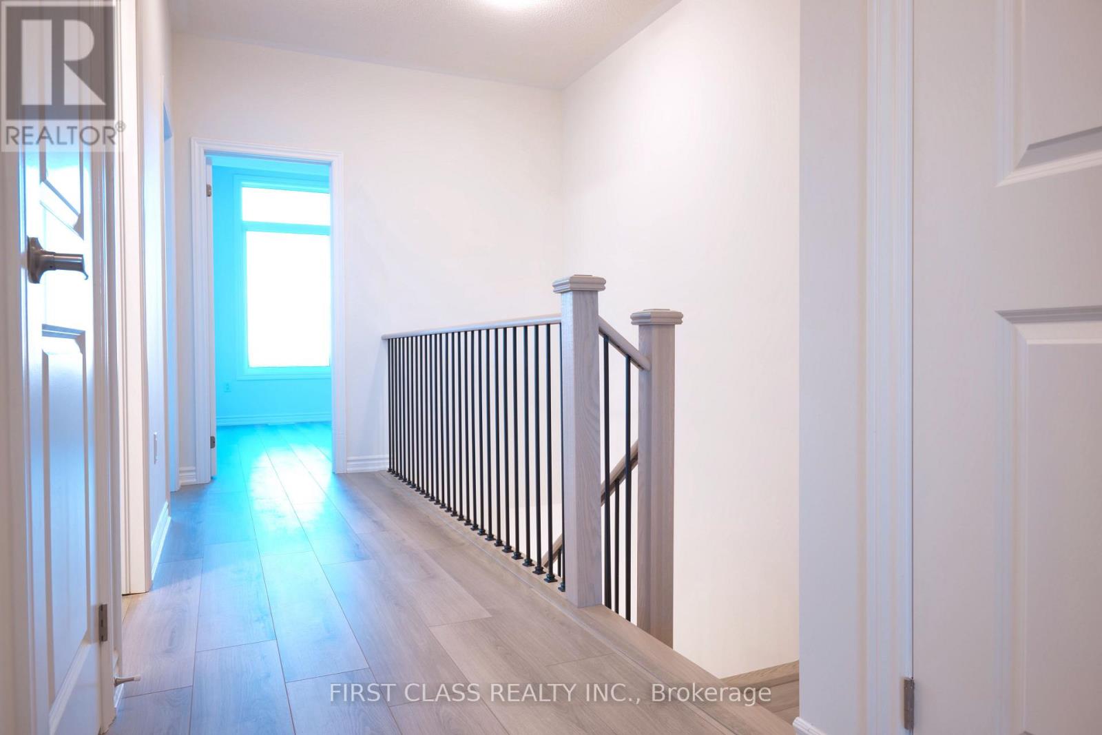 24 Kamper Avenue, Richmond Hill, Ontario  L4E 1M4 - Photo 9 - N12489256