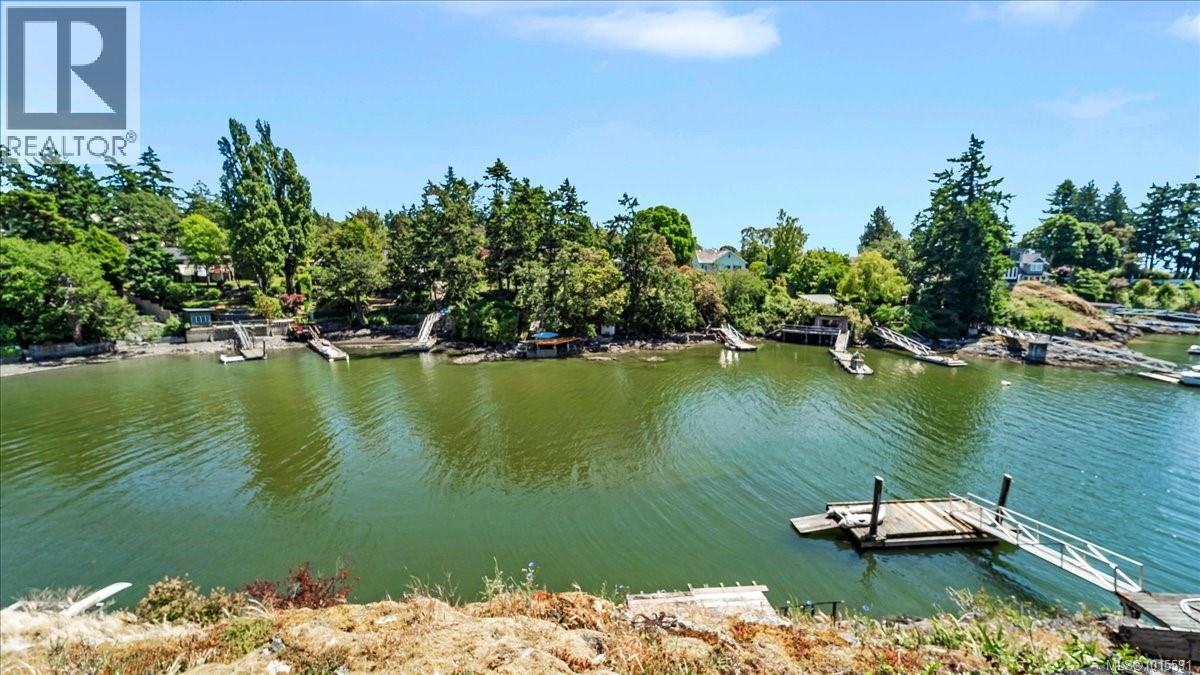 304 Bessborough Ave, View Royal, British Columbia  V9B 1T7 - Photo 3 - 1015591