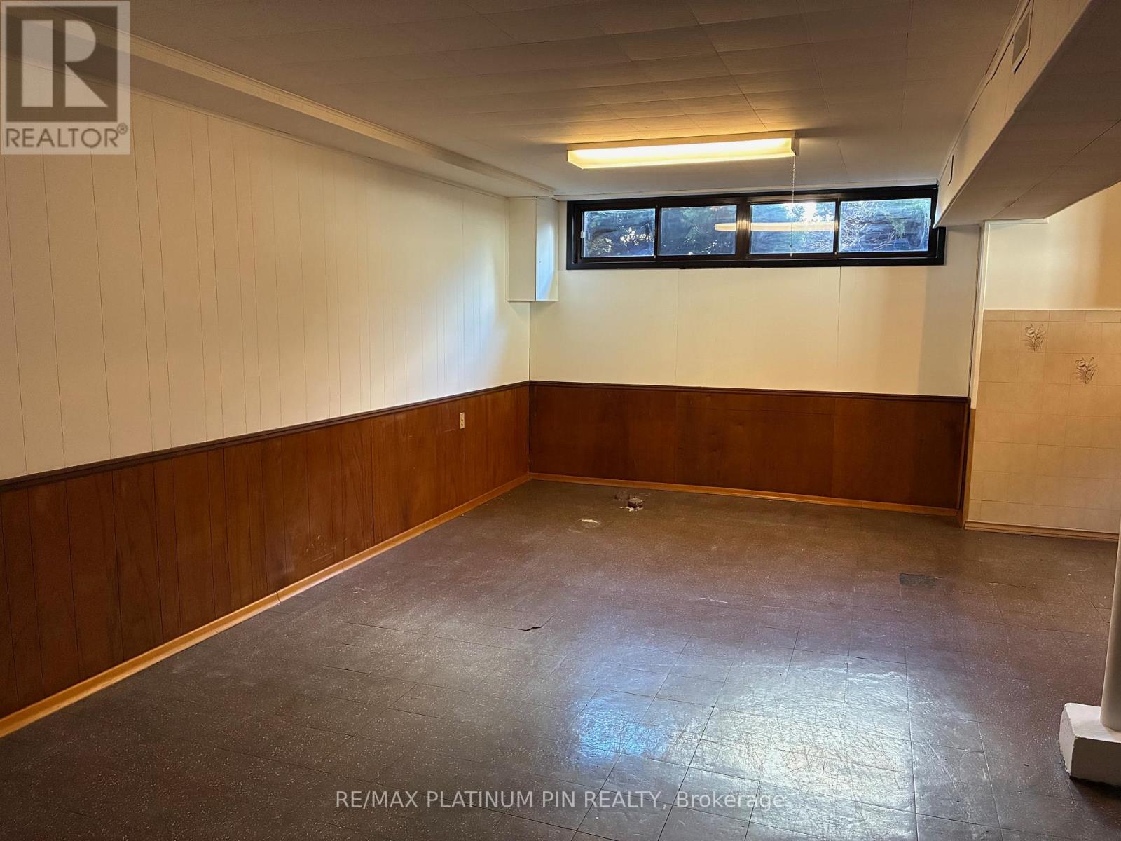 31 Ryewood Drive, Toronto, Ontario  M3N 1B7 - Photo 7 - W12489272