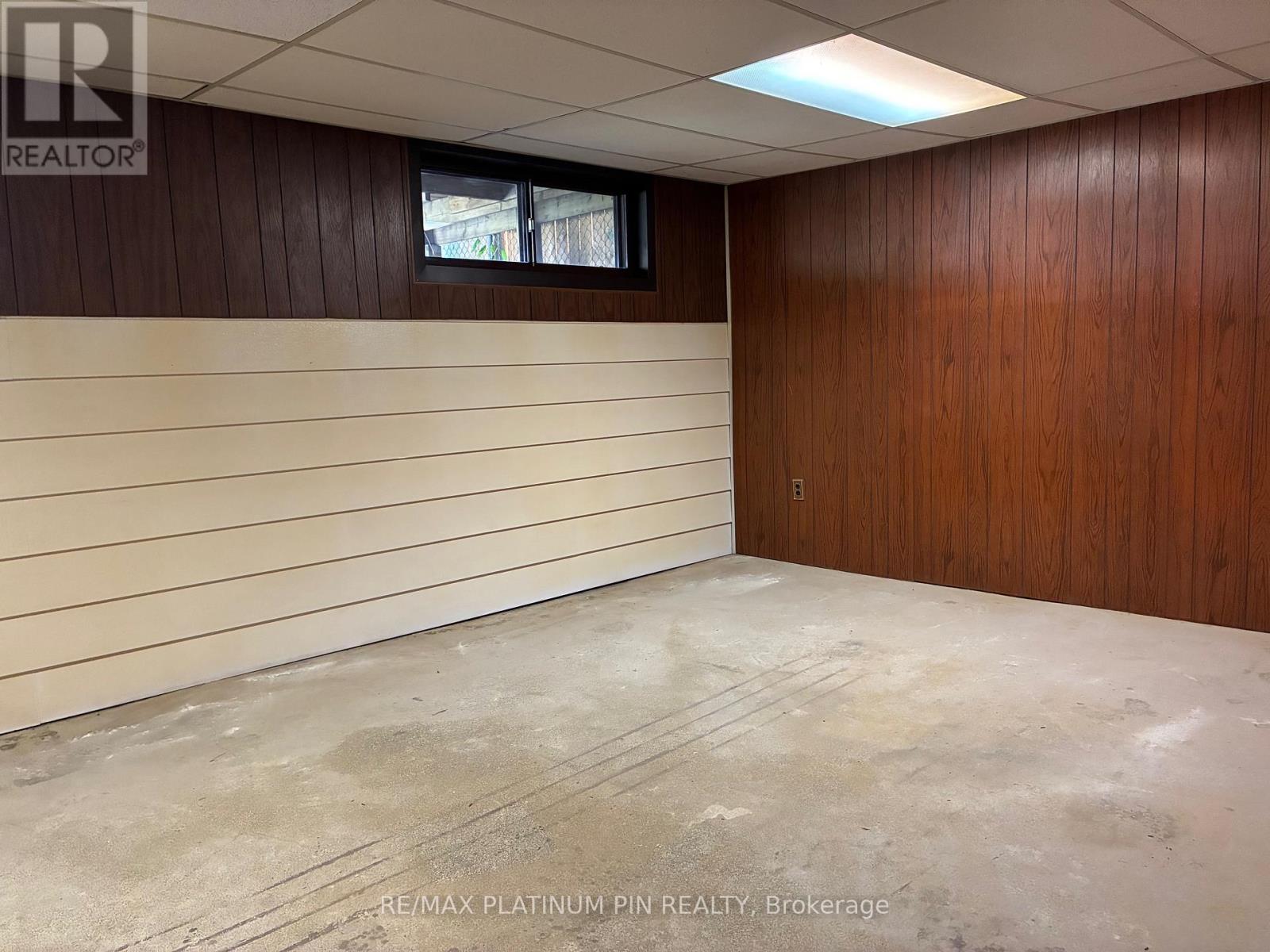 31 Ryewood Drive, Toronto, Ontario  M3N 1B7 - Photo 8 - W12489272