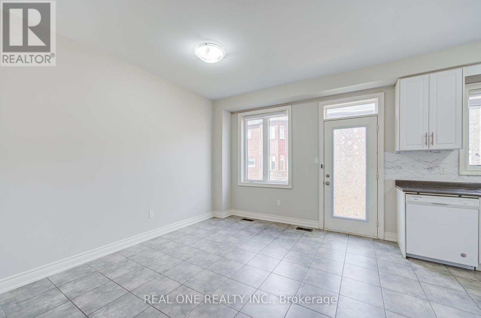 475 Silver Maple Road, Oakville, Ontario  L6H 0S4 - Photo 14 - W12489276