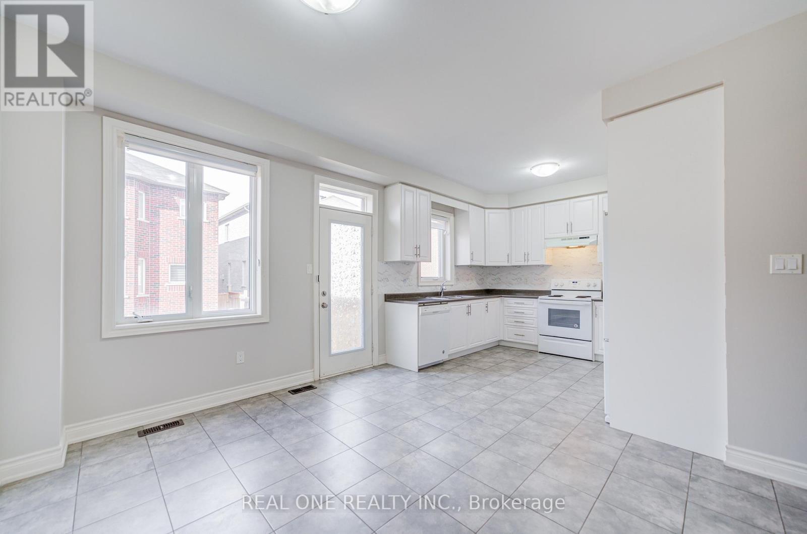 475 Silver Maple Road, Oakville, Ontario  L6H 0S4 - Photo 15 - W12489276