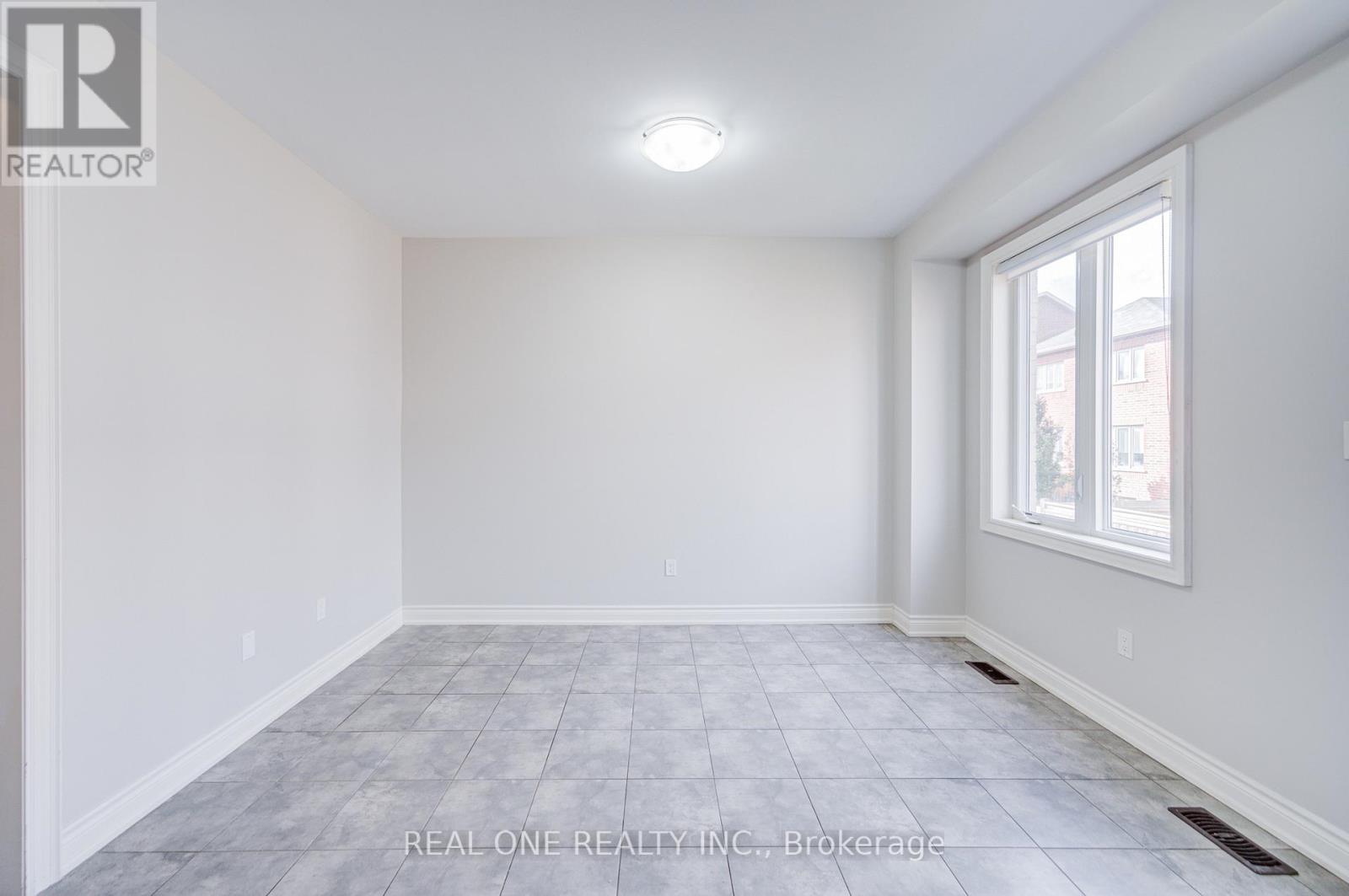 475 Silver Maple Road, Oakville, Ontario  L6H 0S4 - Photo 16 - W12489276