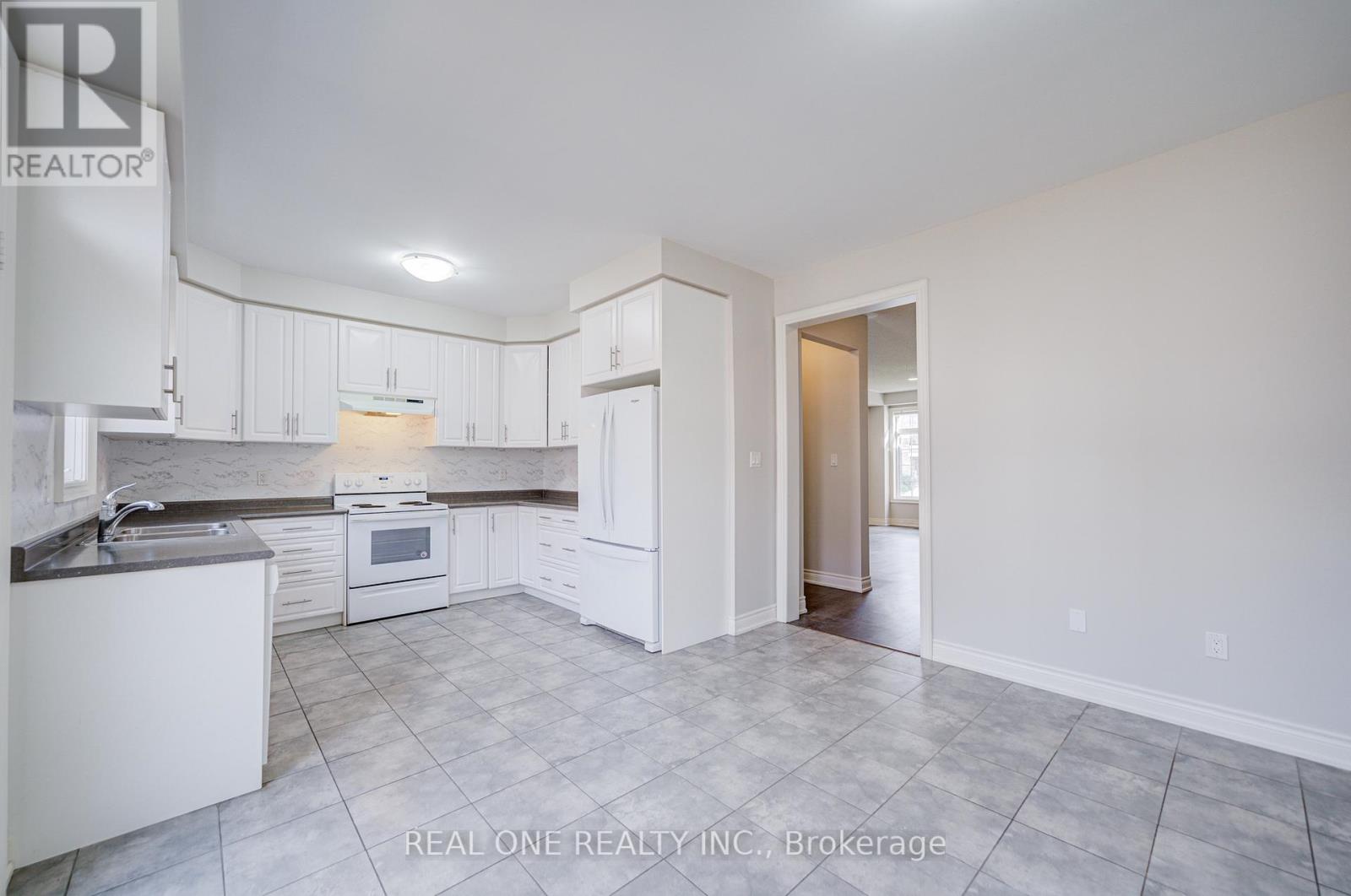 475 Silver Maple Road, Oakville, Ontario  L6H 0S4 - Photo 17 - W12489276