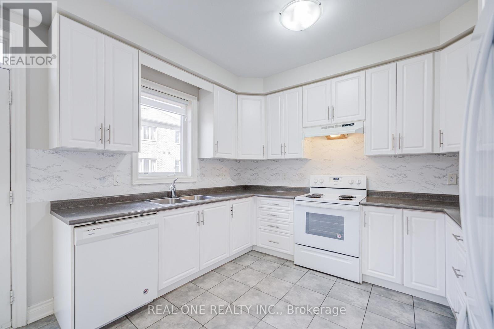 475 Silver Maple Road, Oakville, Ontario  L6H 0S4 - Photo 18 - W12489276