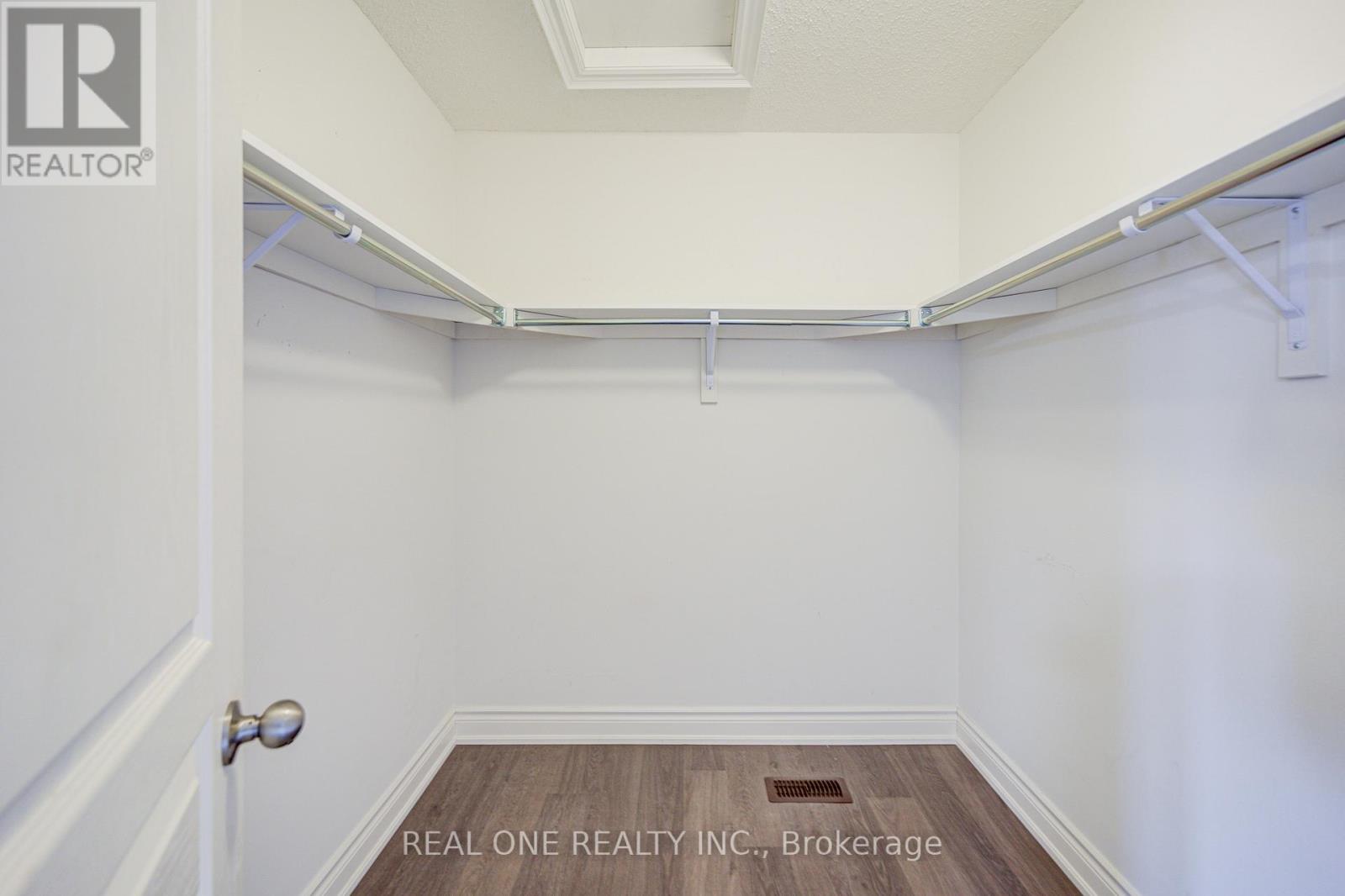 475 Silver Maple Road, Oakville, Ontario  L6H 0S4 - Photo 39 - W12489276