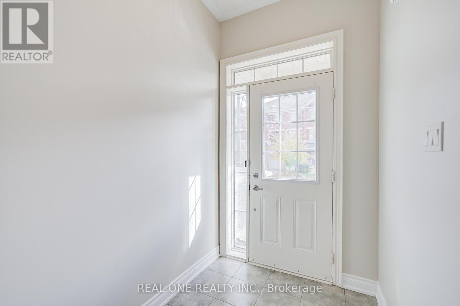 475 Silver Maple Road, Oakville, Ontario  L6H 0S4 - Photo 6 - W12489276