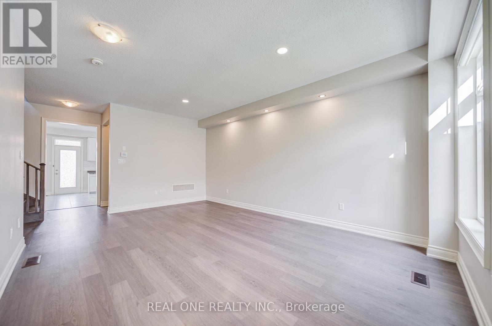 475 Silver Maple Road, Oakville, Ontario  L6H 0S4 - Photo 7 - W12489276