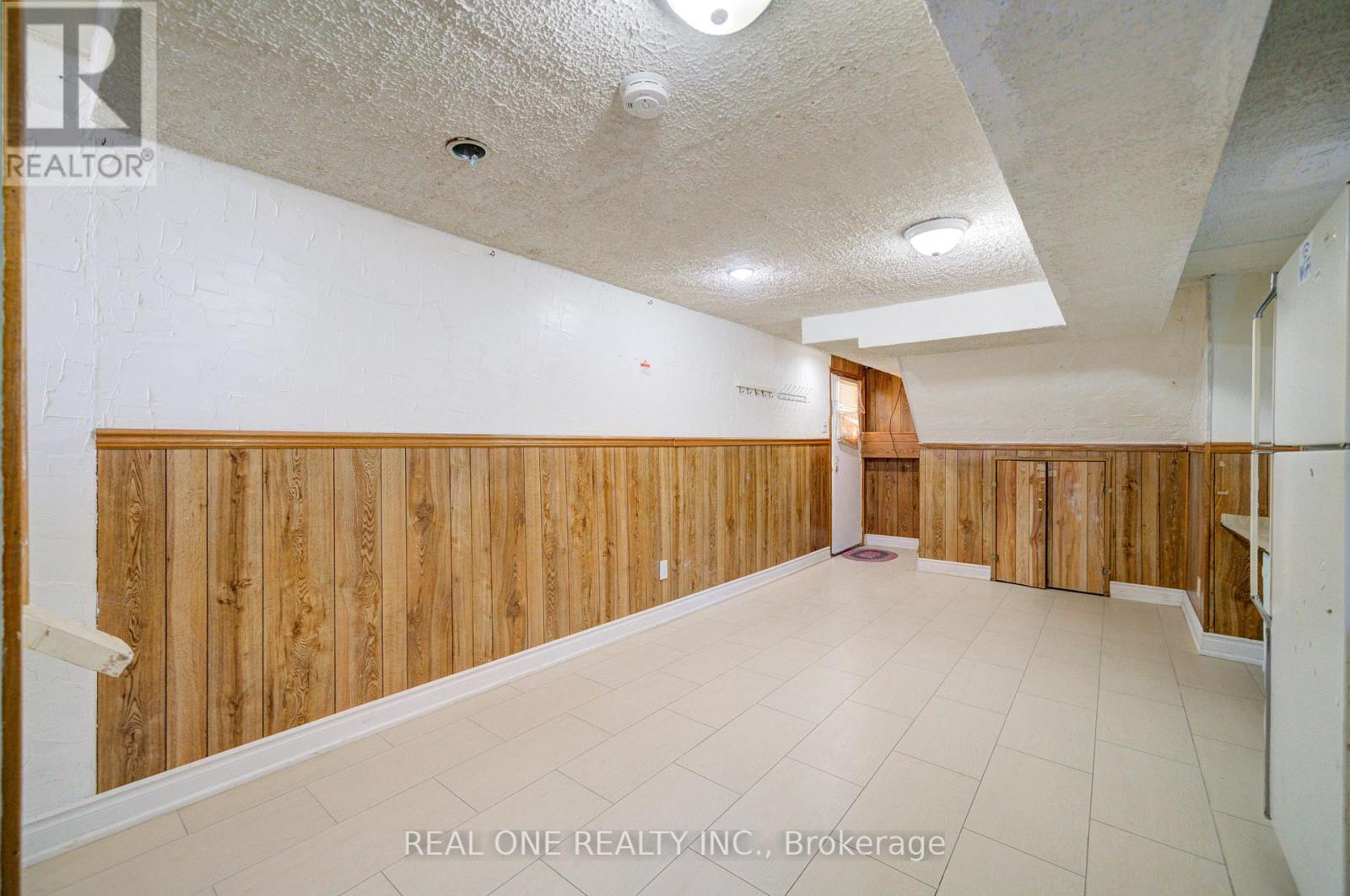 2525 Trident Avenue, Mississauga, Ontario  L5B 2L3 - Photo 34 - W12489282