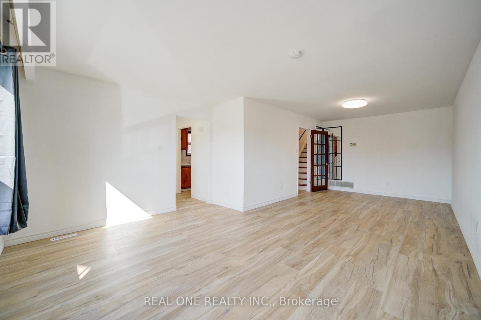 2525 Trident Avenue, Mississauga, Ontario  L5B 2L3 - Photo 7 - W12489282