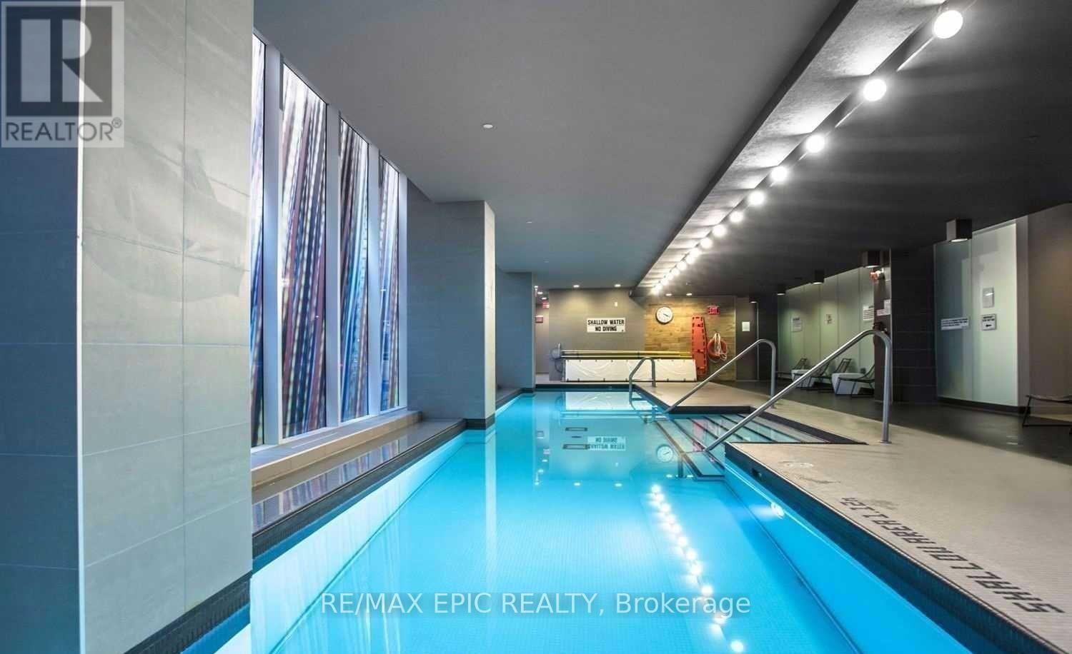 1010 - 80 Queens Wharf Road, Toronto, Ontario  M5V 0J3 - Photo 10 - C12489298