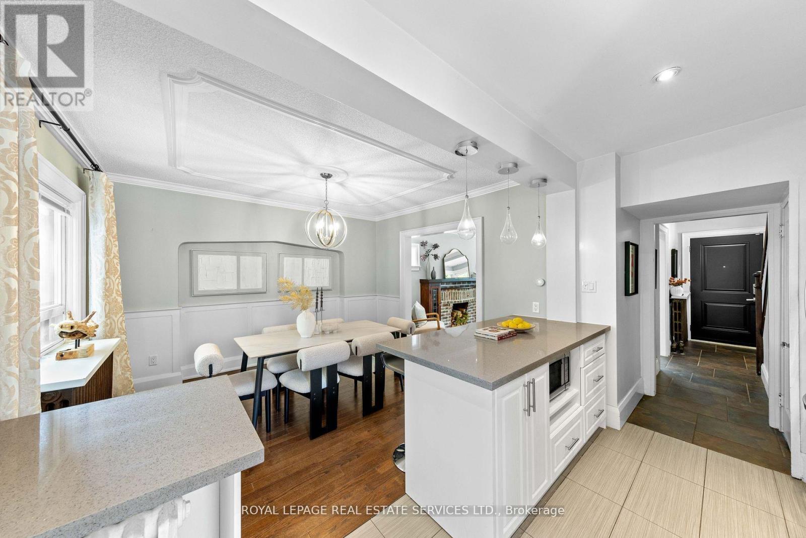 1565 Mount Pleasant Road, Toronto, Ontario  M4N 2V4 - Photo 12 - C12489308