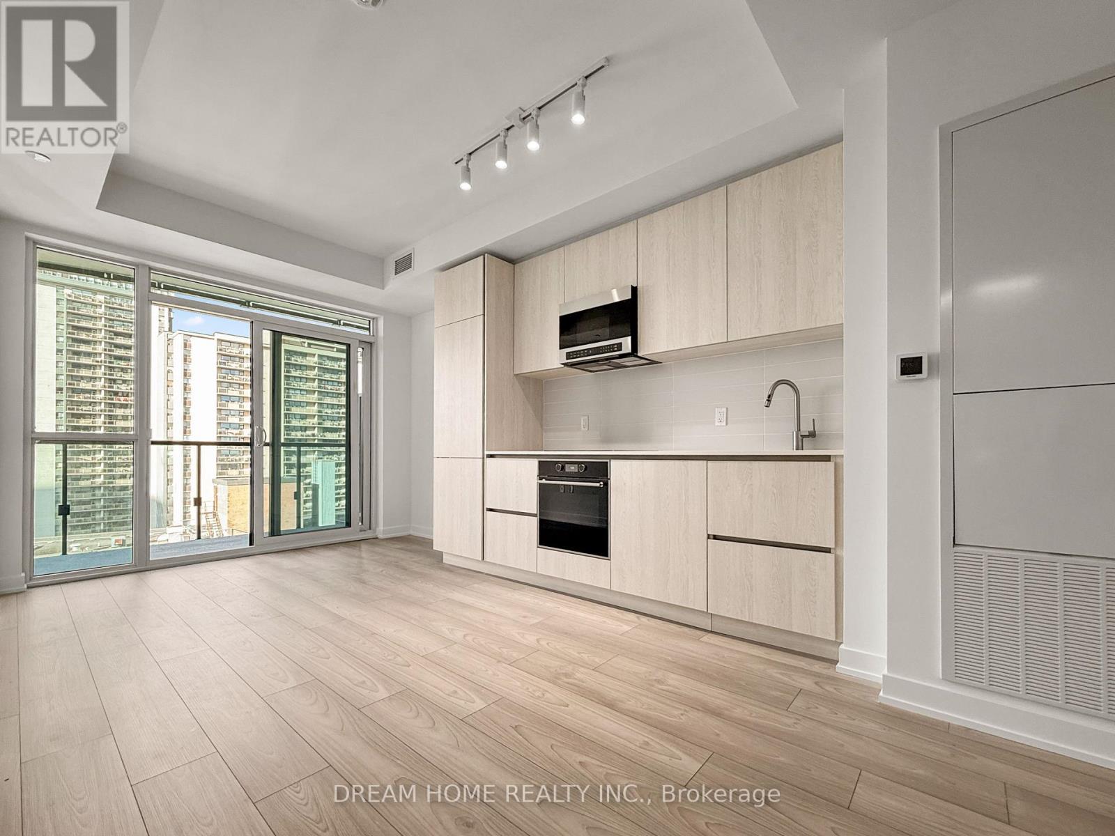 1314 - 120 Broadway Avenue, Toronto, Ontario  M4P 0E9 - Photo 2 - C12489312