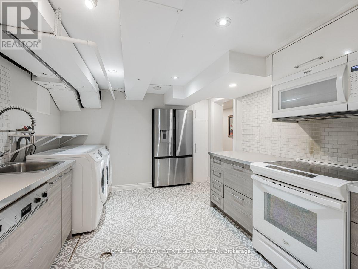 12 Armour Boulevard, Toronto, Ontario  M5M 3C1 - Photo 35 - C12489316