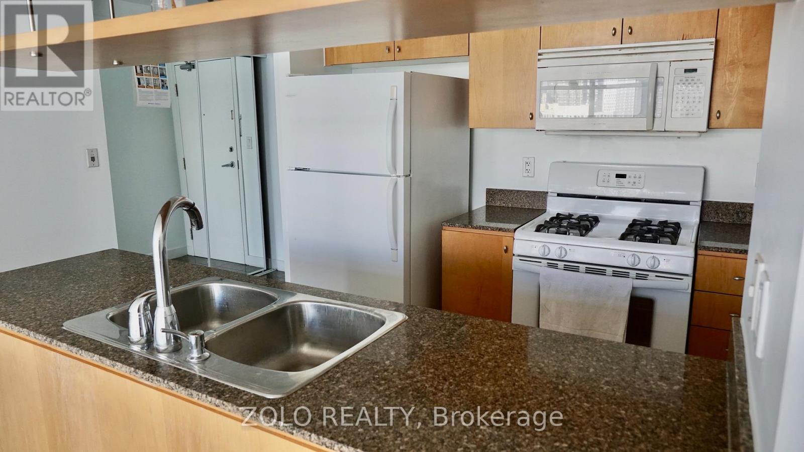 3009 - 5 Mariner Terrace, Toronto, Ontario  M5V 3V6 - Photo 8 - C12489322