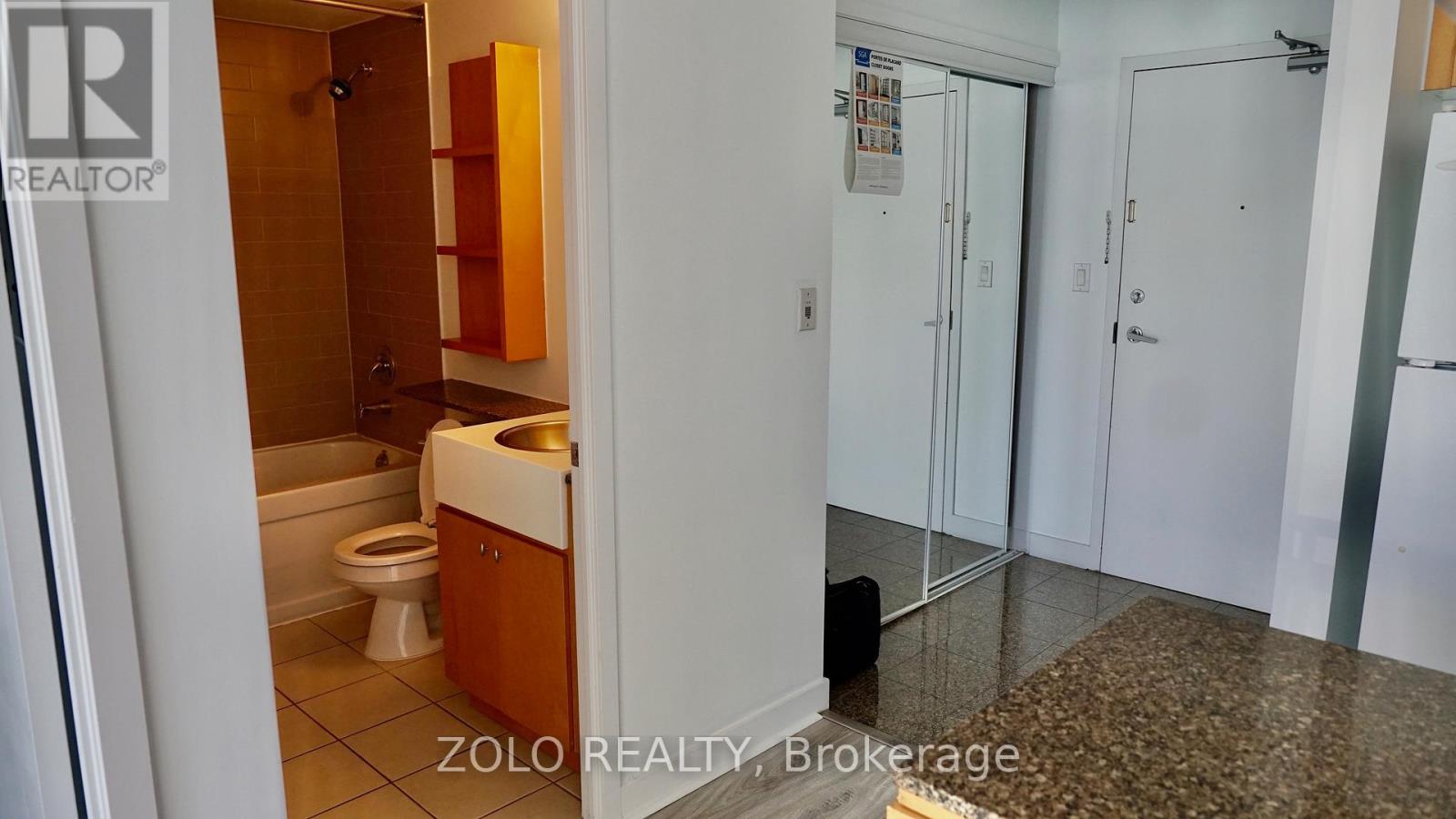 3009 - 5 Mariner Terrace, Toronto, Ontario  M5V 3V6 - Photo 9 - C12489322