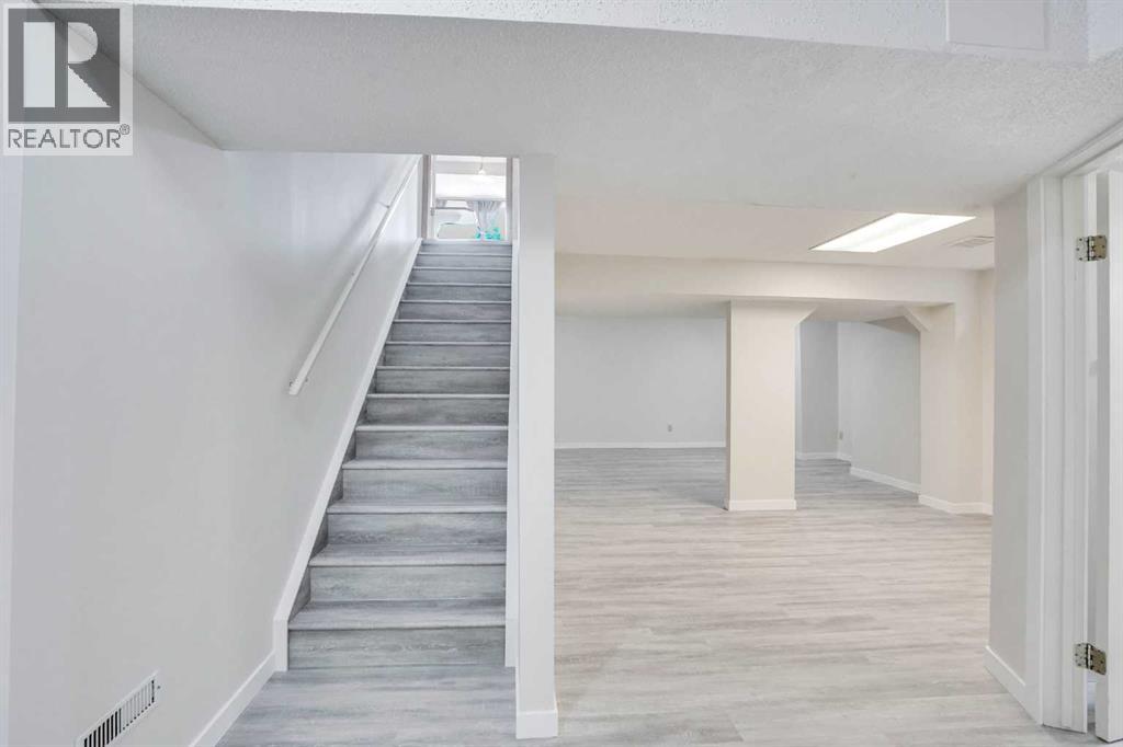 82 Edgevalley Close Nw, Calgary, Alberta  T3A 5E9 - Photo 36 - A2259251