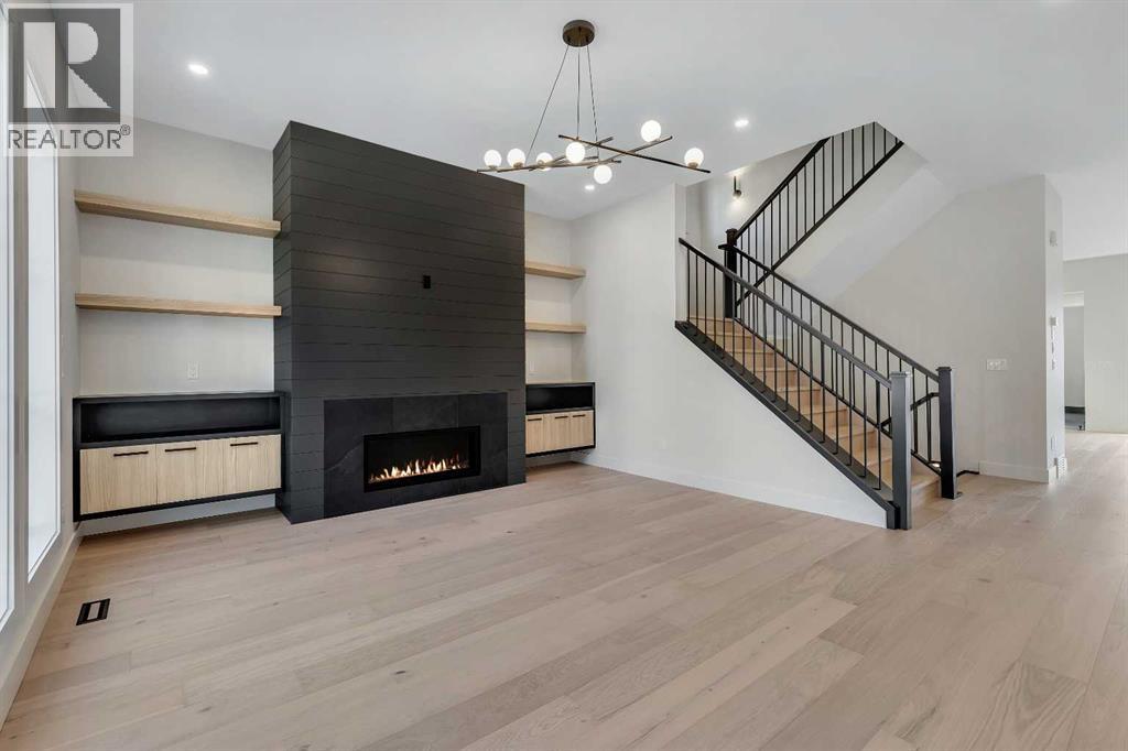 342 Normandy Drive Sw, Calgary, Alberta  T3E 8G8 - Photo 4 - A2266611