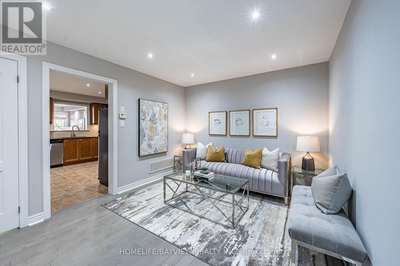 61 Four Seasons Crescent, Newmarket, Ontario  L9N 0C4 - Photo 10 - N12489292