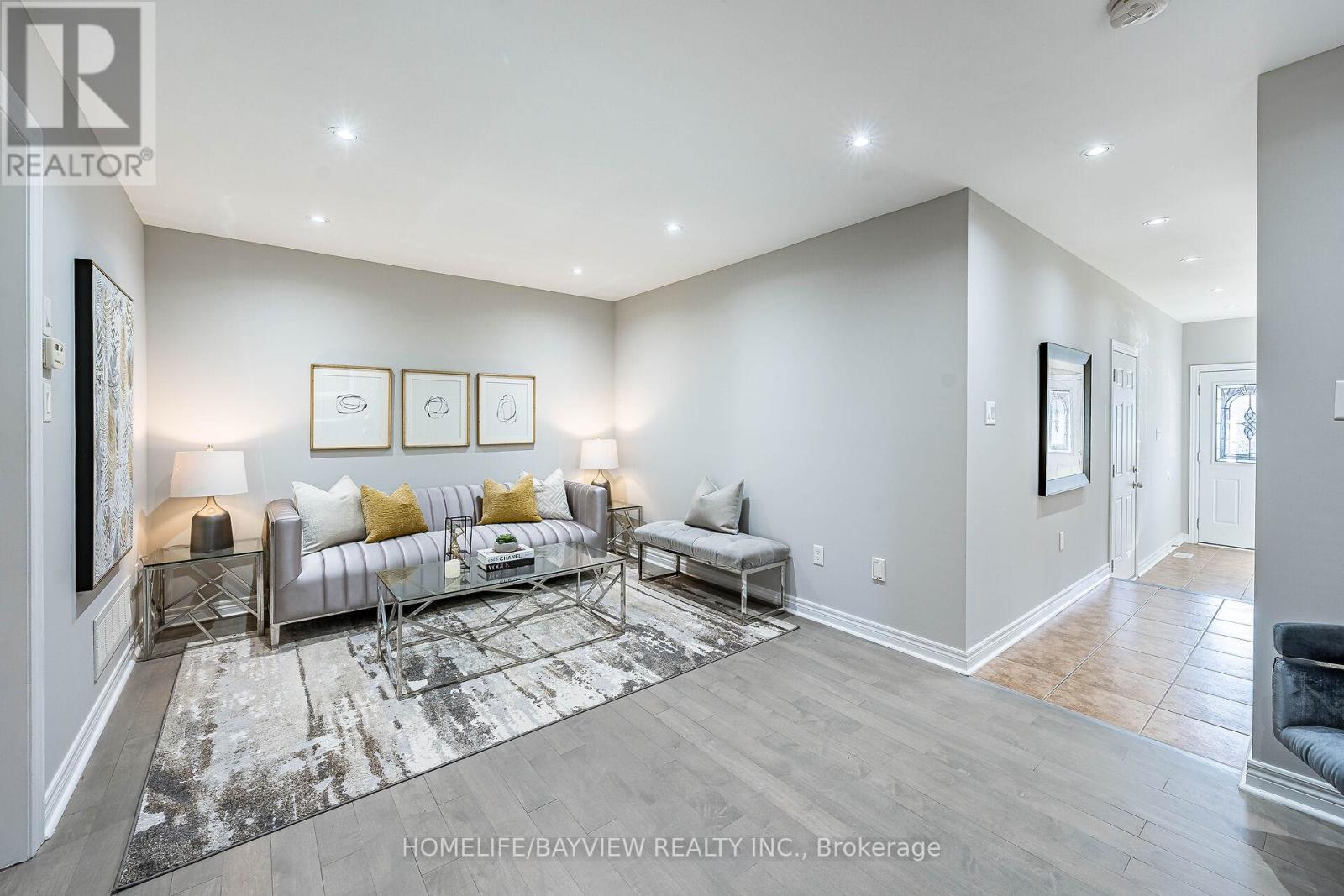 61 Four Seasons Crescent, Newmarket, Ontario  L9N 0C4 - Photo 11 - N12489292