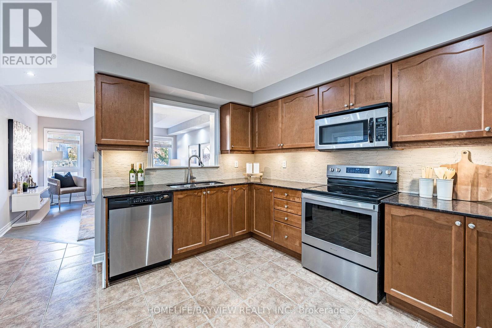 61 Four Seasons Crescent, Newmarket, Ontario  L9N 0C4 - Photo 13 - N12489292