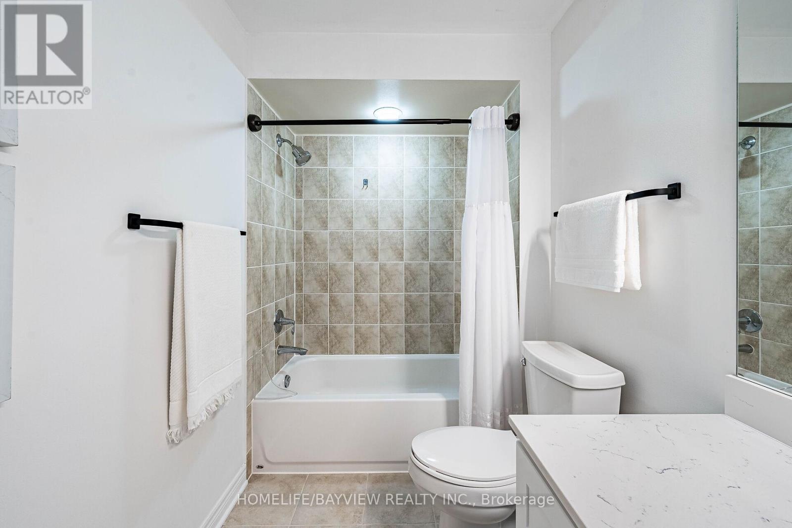 61 Four Seasons Crescent, Newmarket, Ontario  L9N 0C4 - Photo 34 - N12489292