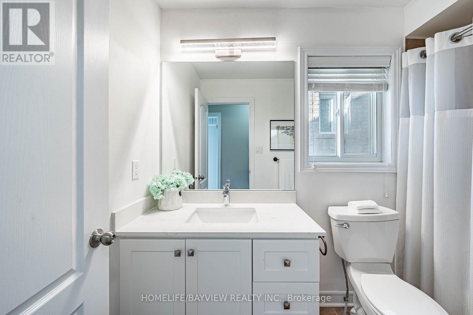 61 Four Seasons Crescent, Newmarket, Ontario  L9N 0C4 - Photo 39 - N12489292