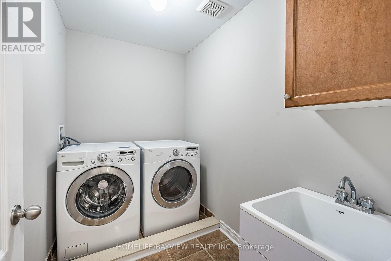 61 Four Seasons Crescent, Newmarket, Ontario  L9N 0C4 - Photo 41 - N12489292