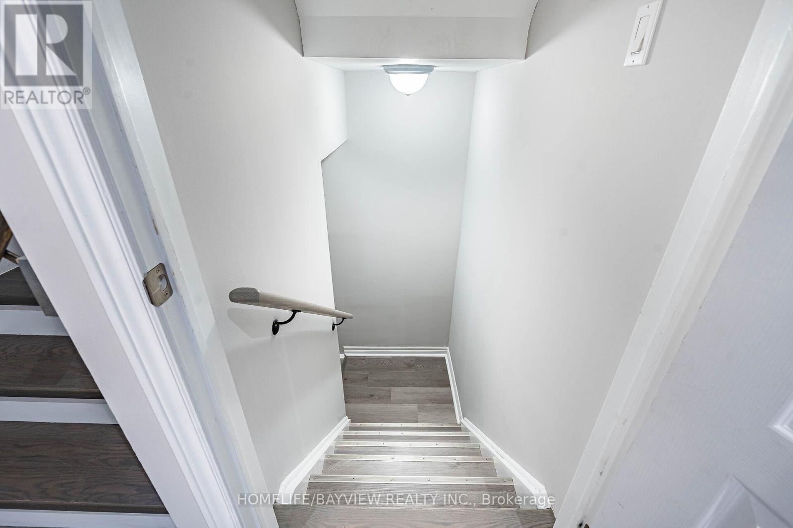 61 Four Seasons Crescent, Newmarket, Ontario  L9N 0C4 - Photo 42 - N12489292