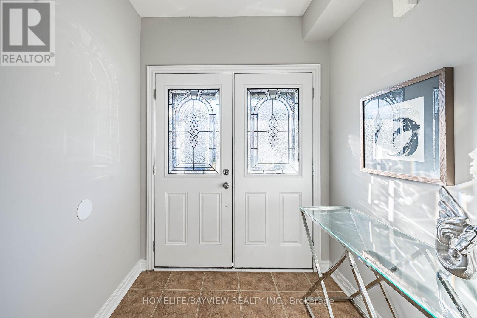 61 Four Seasons Crescent, Newmarket, Ontario  L9N 0C4 - Photo 7 - N12489292