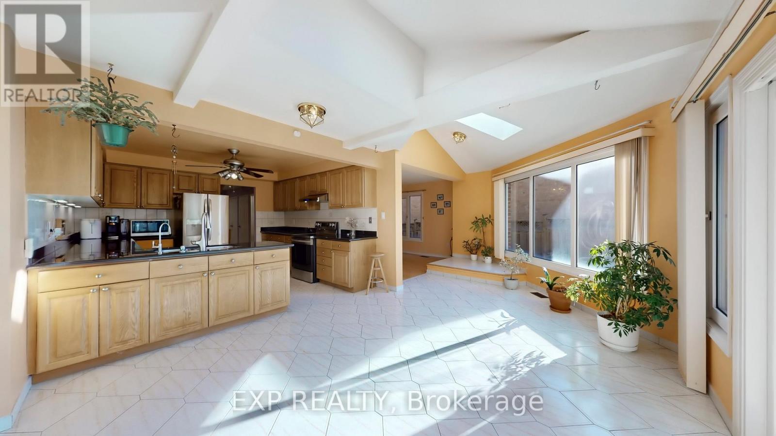 94 Coledale Road, Markham, Ontario  L3R 7V9 - Photo 12 - N12489300