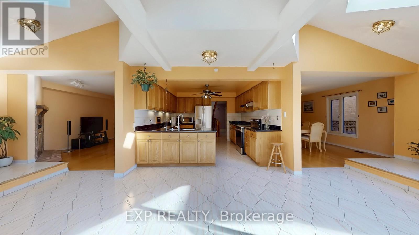 94 Coledale Road, Markham, Ontario  L3R 7V9 - Photo 13 - N12489300