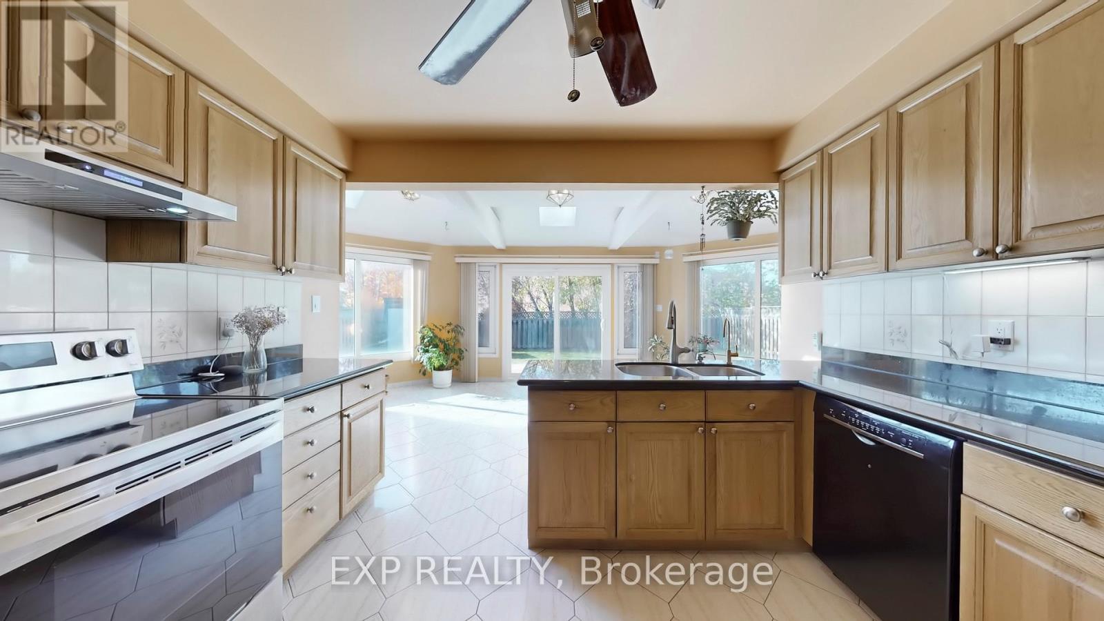 94 Coledale Road, Markham, Ontario  L3R 7V9 - Photo 17 - N12489300