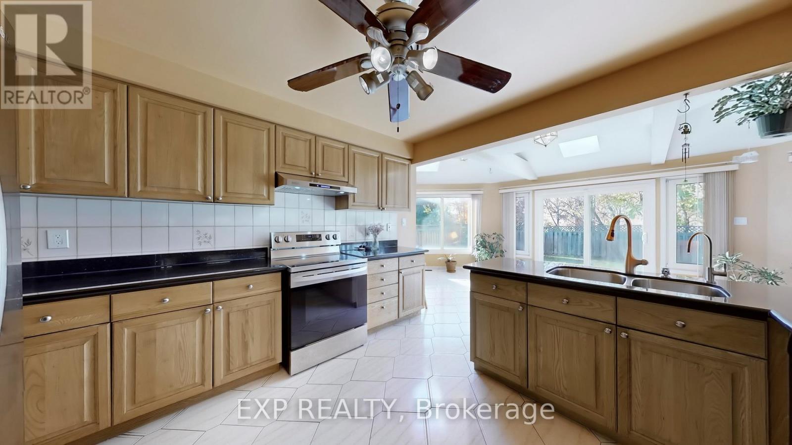 94 Coledale Road, Markham, Ontario  L3R 7V9 - Photo 18 - N12489300