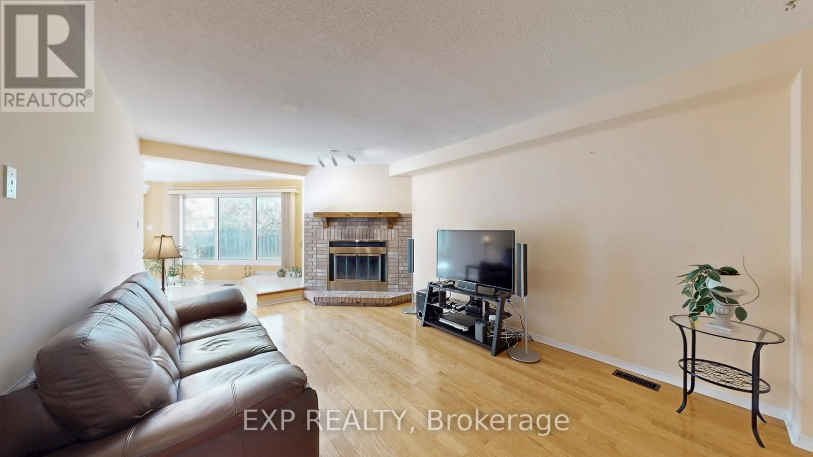 94 Coledale Road, Markham, Ontario  L3R 7V9 - Photo 8 - N12489300