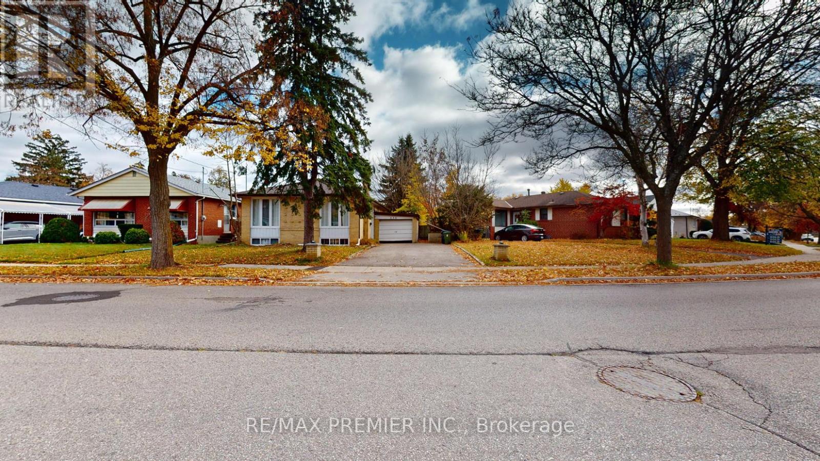 236 THISTLE DOWN BOULEVARD, Toronto, Ontario