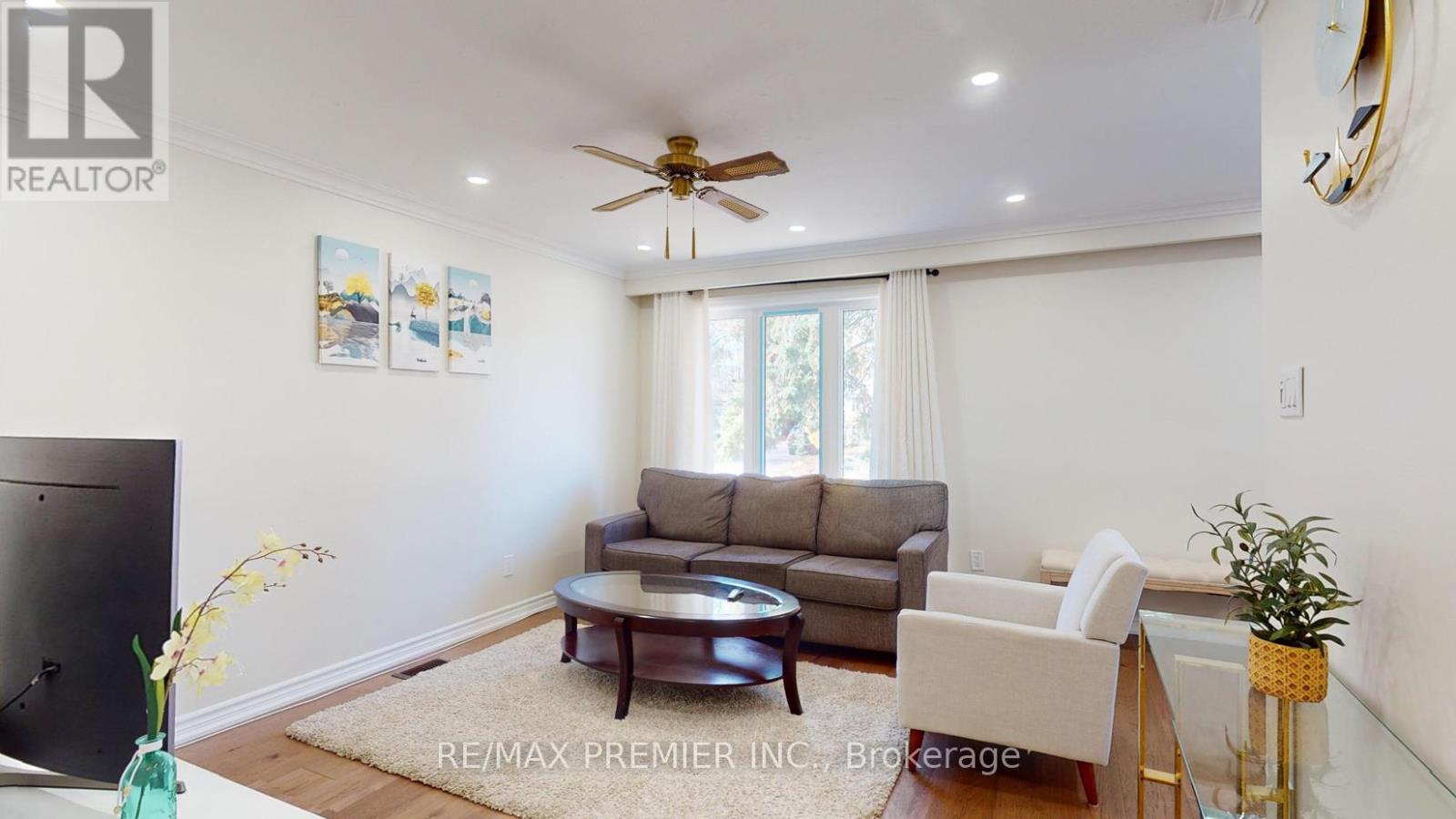 236 Thistle Down Boulevard, Toronto, Ontario  M9V 1K7 - Photo 11 - W12489296