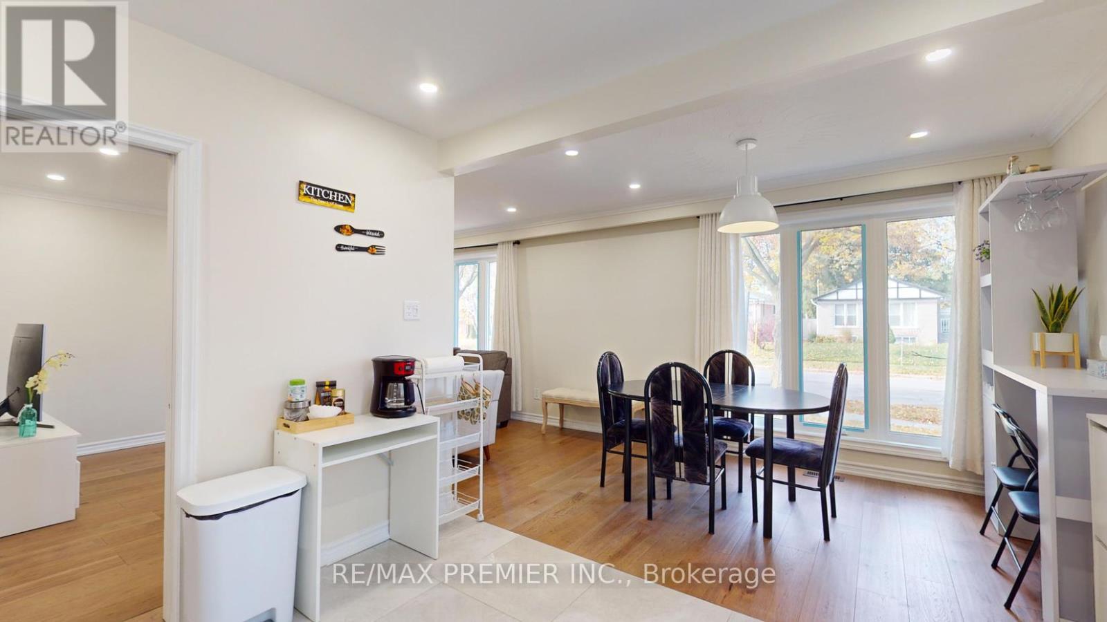 236 Thistle Down Boulevard, Toronto, Ontario  M9V 1K7 - Photo 15 - W12489296