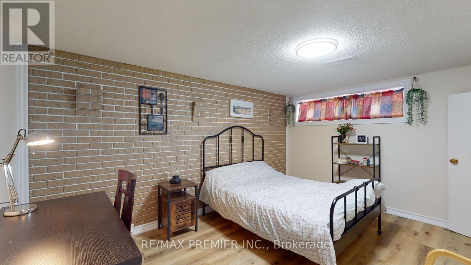 236 Thistle Down Boulevard, Toronto, Ontario  M9V 1K7 - Photo 16 - W12489296