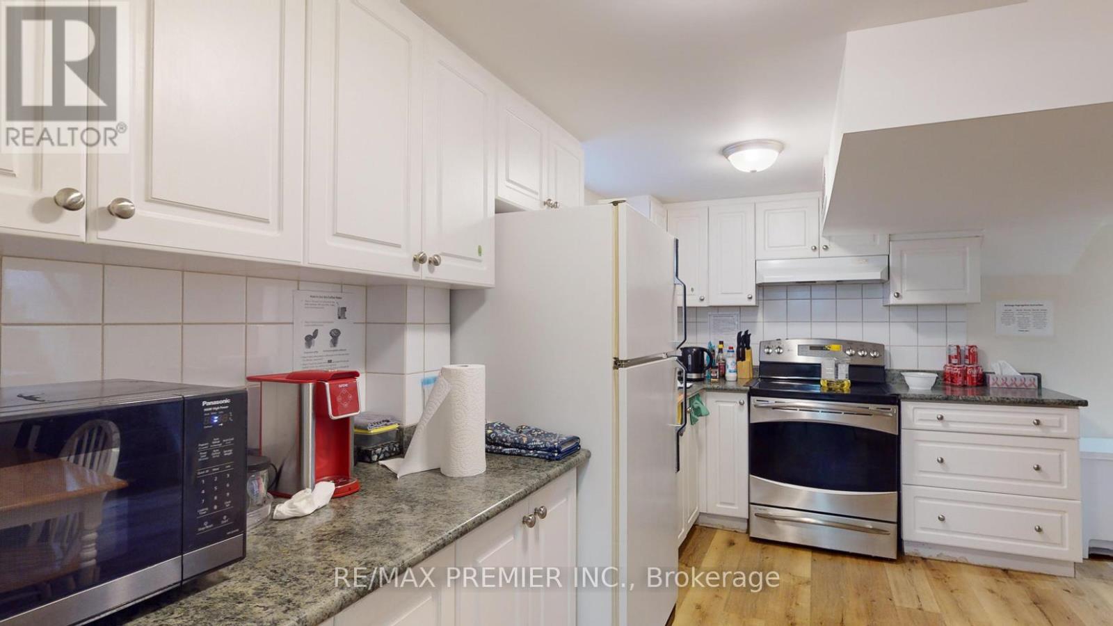 236 Thistle Down Boulevard, Toronto, Ontario  M9V 1K7 - Photo 17 - W12489296