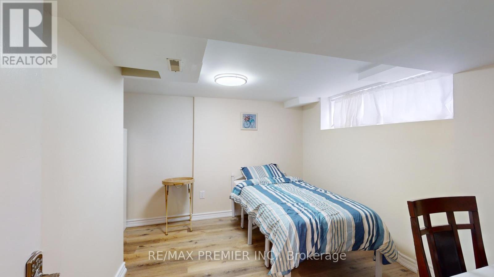 236 Thistle Down Boulevard, Toronto, Ontario  M9V 1K7 - Photo 18 - W12489296