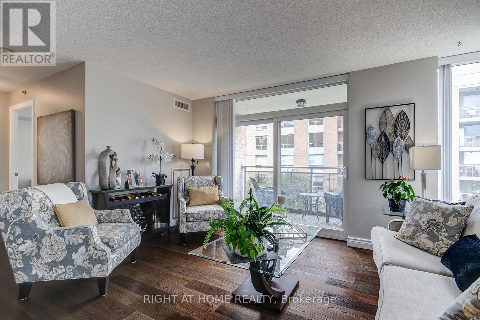 1301 - 100 Burloak Drive, Burlington, Ontario  L7L 6P6 - Photo 10 - W12489310