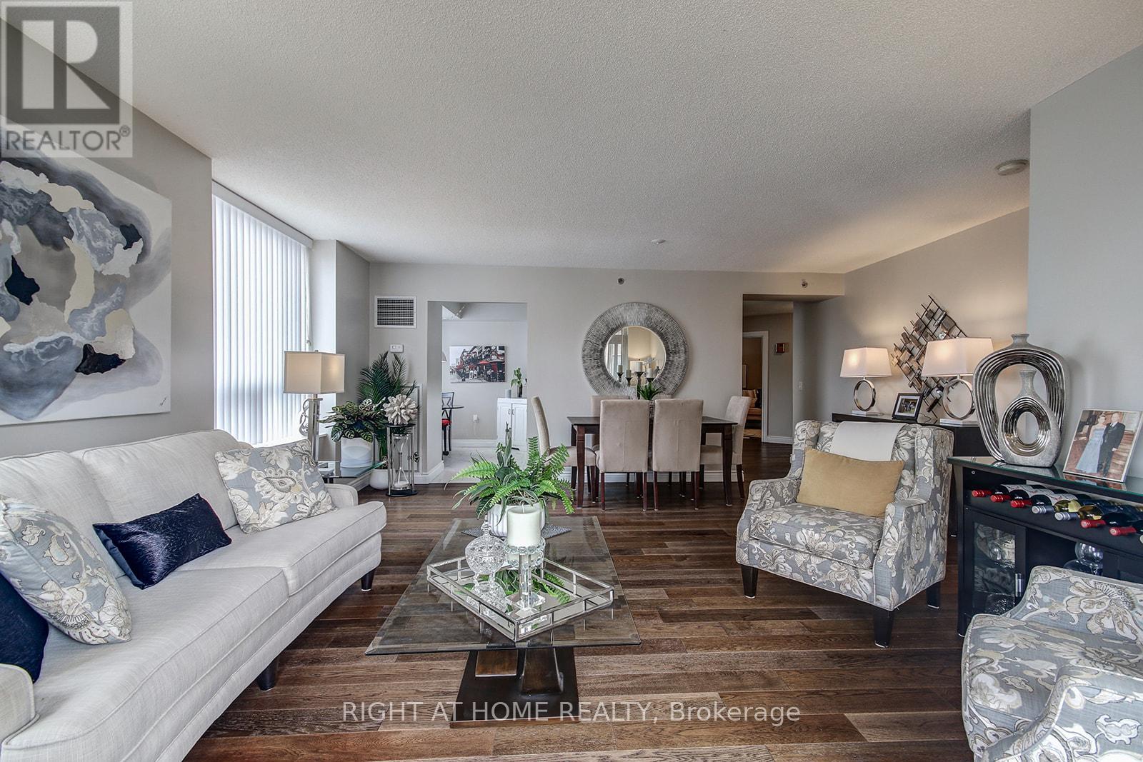 1301 - 100 Burloak Drive, Burlington, Ontario  L7L 6P6 - Photo 11 - W12489310