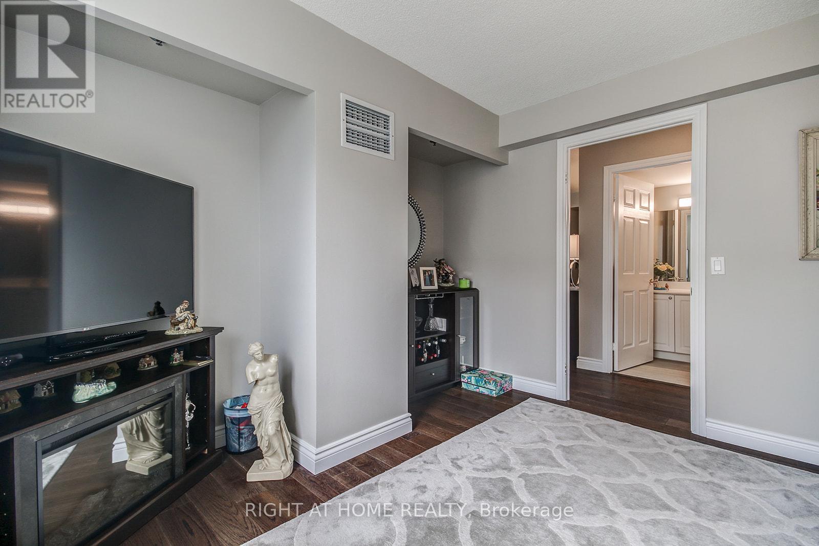 1301 - 100 Burloak Drive, Burlington, Ontario  L7L 6P6 - Photo 15 - W12489310