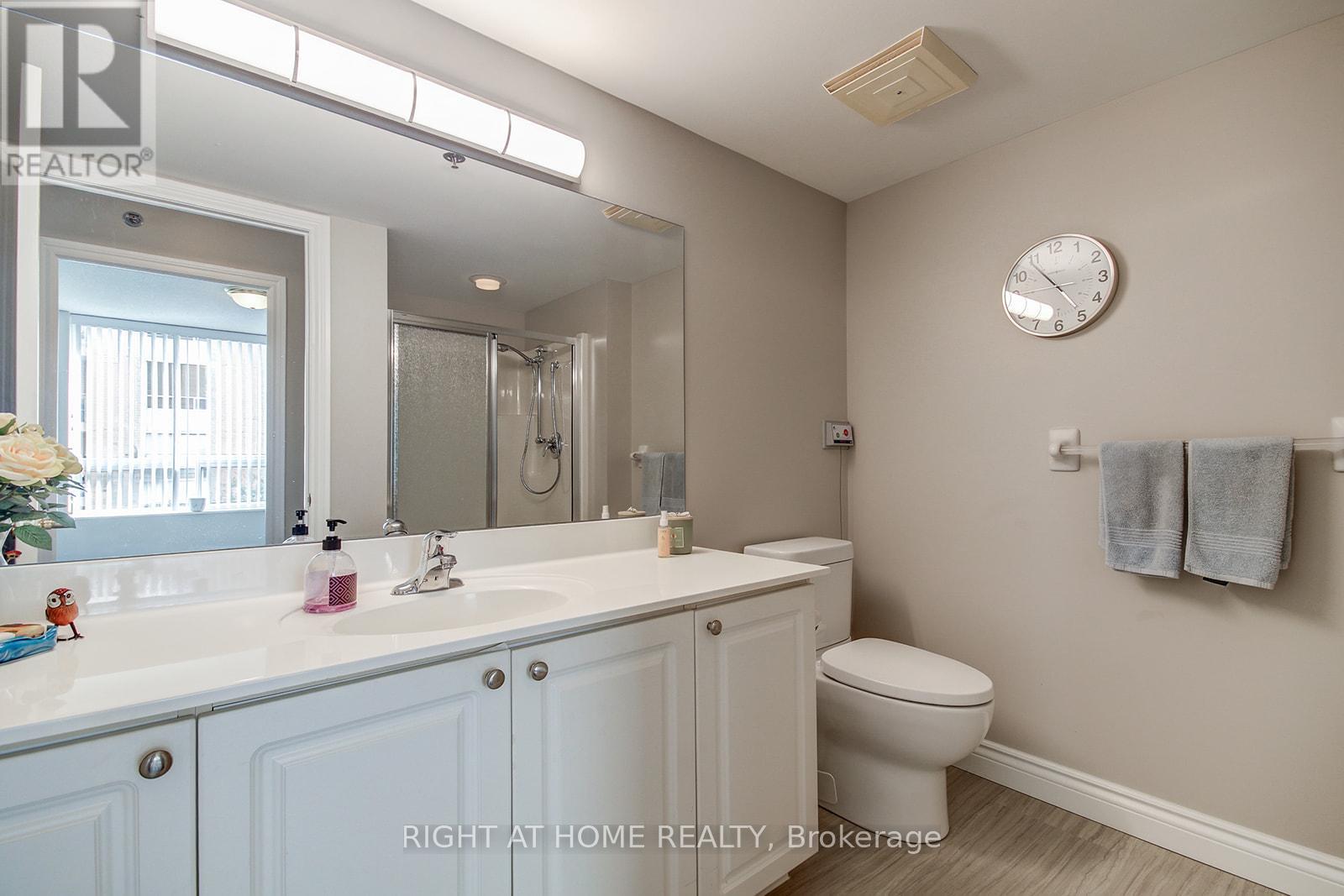 1301 - 100 Burloak Drive, Burlington, Ontario  L7L 6P6 - Photo 16 - W12489310