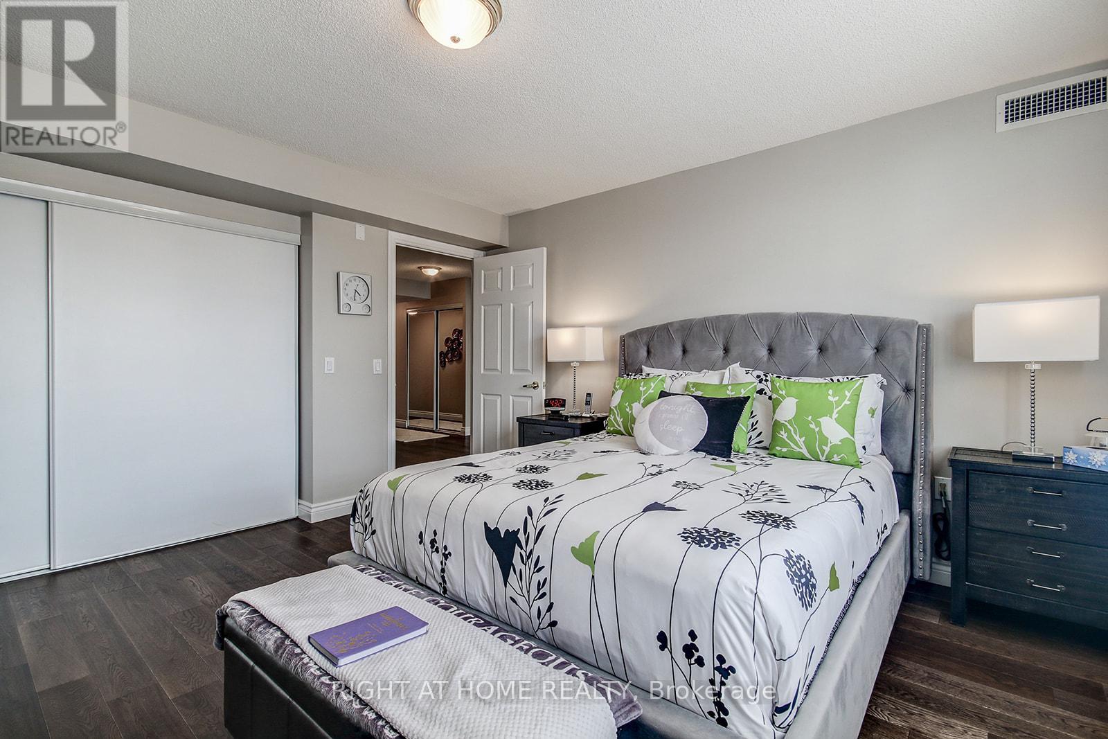 1301 - 100 Burloak Drive, Burlington, Ontario  L7L 6P6 - Photo 22 - W12489310