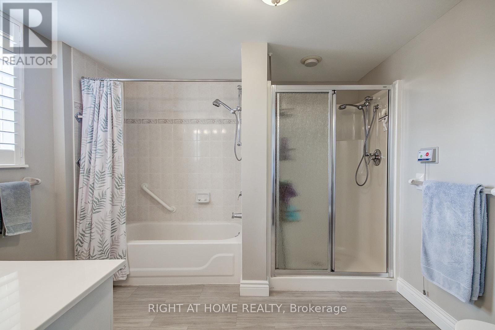 1301 - 100 Burloak Drive, Burlington, Ontario  L7L 6P6 - Photo 23 - W12489310