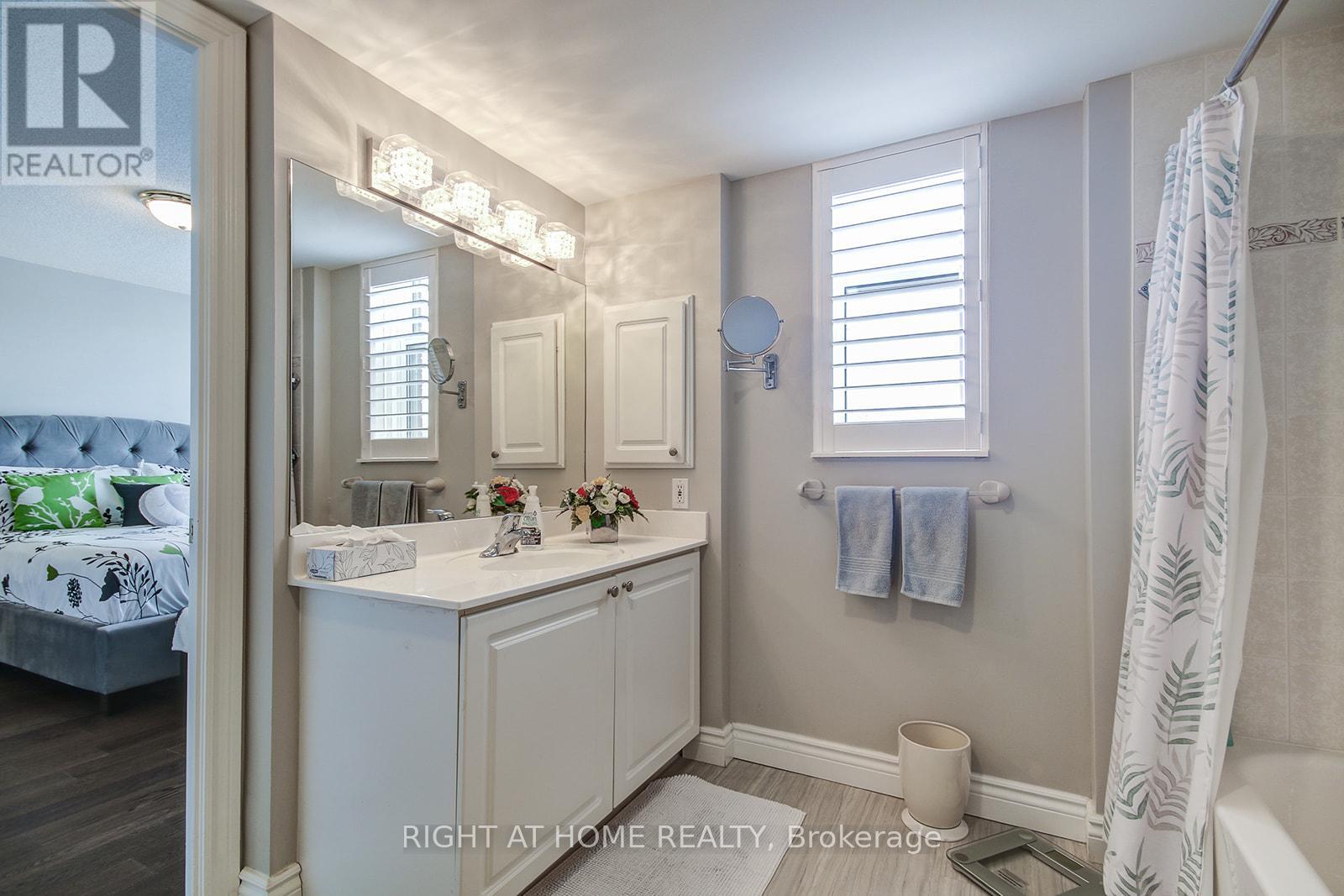 1301 - 100 Burloak Drive, Burlington, Ontario  L7L 6P6 - Photo 24 - W12489310