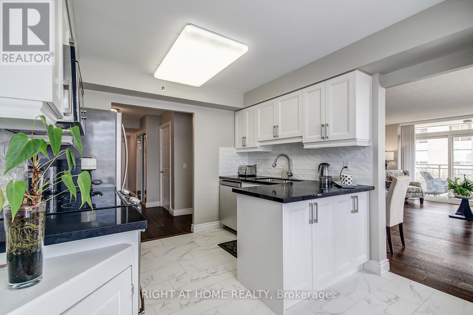 1301 - 100 Burloak Drive, Burlington, Ontario  L7L 6P6 - Photo 26 - W12489310