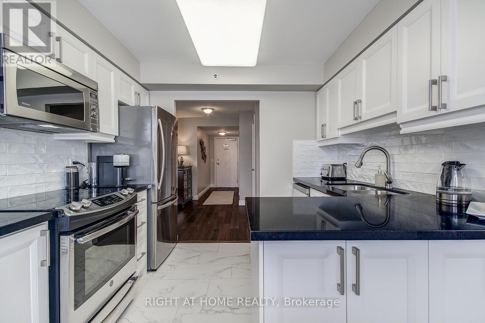 1301 - 100 Burloak Drive, Burlington, Ontario  L7L 6P6 - Photo 28 - W12489310